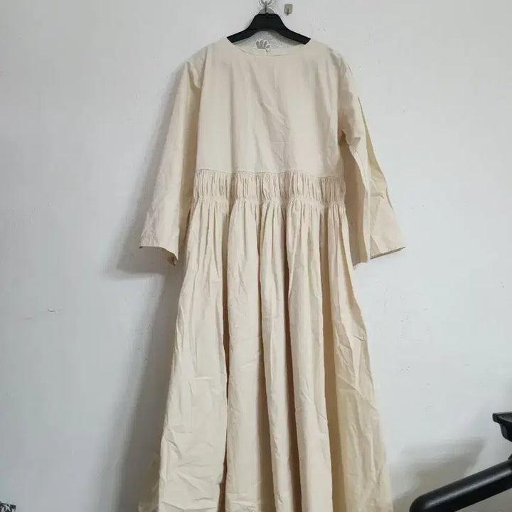 [BUNJANG] Ivory Shirring Long Dress / 아이보리 롱 원피스 셔링 디자인