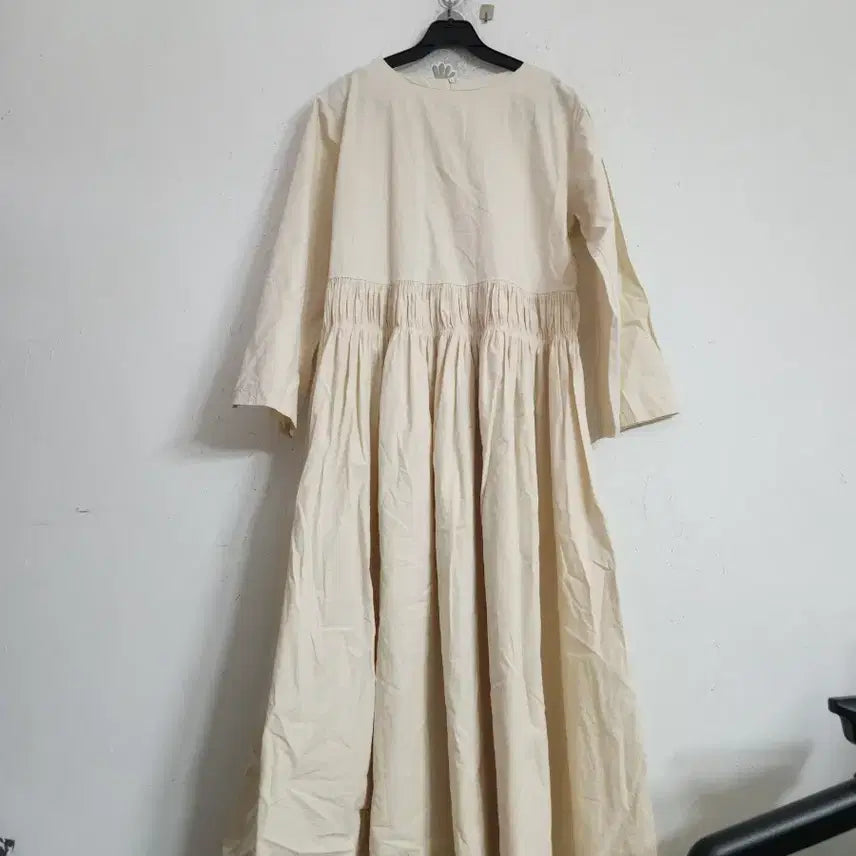 [BUNJANG] Ivory Shirring Long Dress / 아이보리 롱 원피스 셔링 디자인