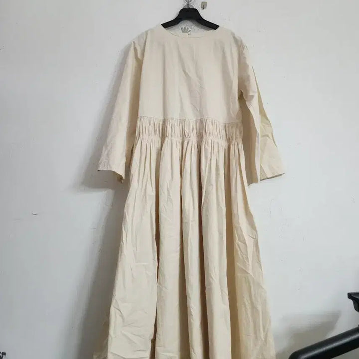[BUNJANG] Ivory Shirring Long Dress / 아이보리 롱 원피스 셔링 디자인