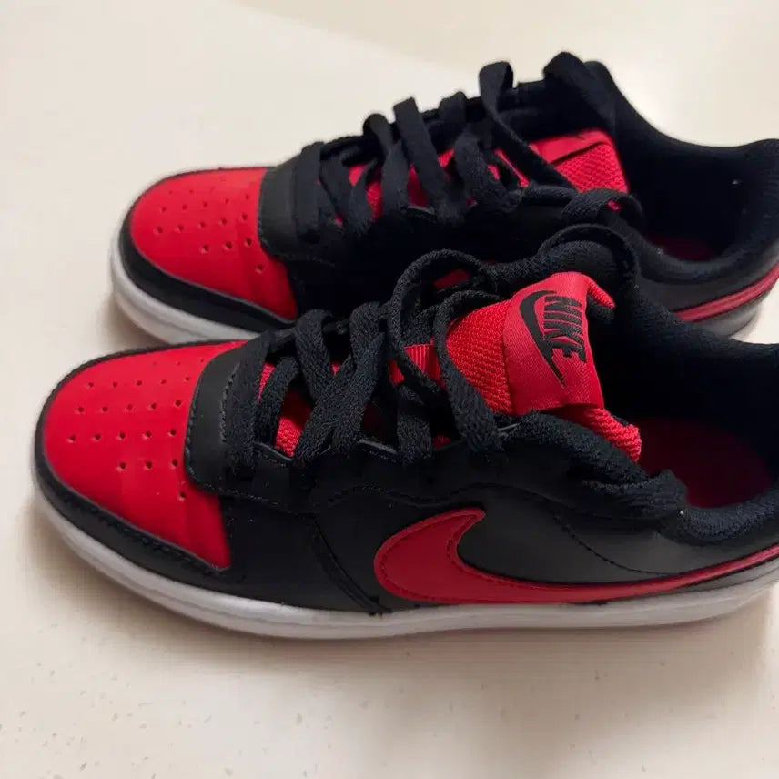 [BUNJANG] Nike Court Borough Low 2 Black University Red GS (225mm) / 나이키 코트 버로우 로우 2 블랙 유니버시티 레드 GS 225mm