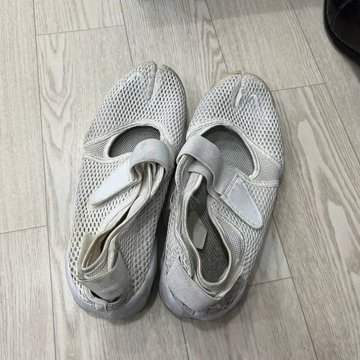 [BUNJANG] Nike Air Rift Tabi Sandals (Women&