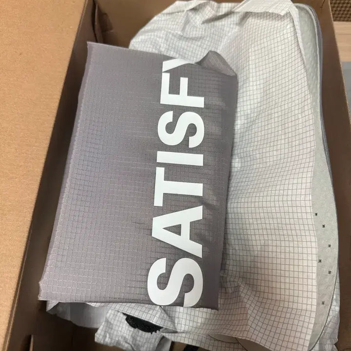 [BUNJANG] Satisfy The Locker Jet Black Sneakers / 새티스파이 더 라커 제트블랙 운동화