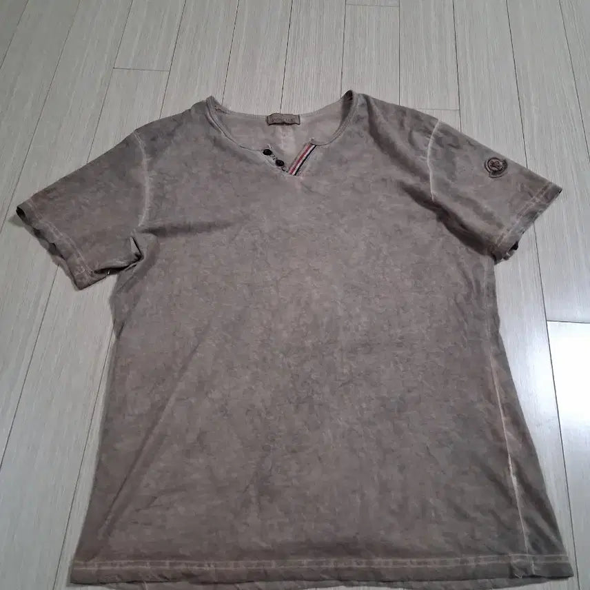 [BUNJANG] Moncler Washed Short Sleeve T-Shirt / 몽클레어 워싱 반팔 티셔츠