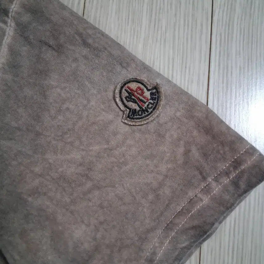 [BUNJANG] Moncler Washed Short Sleeve T-Shirt / 몽클레어 워싱 반팔 티셔츠