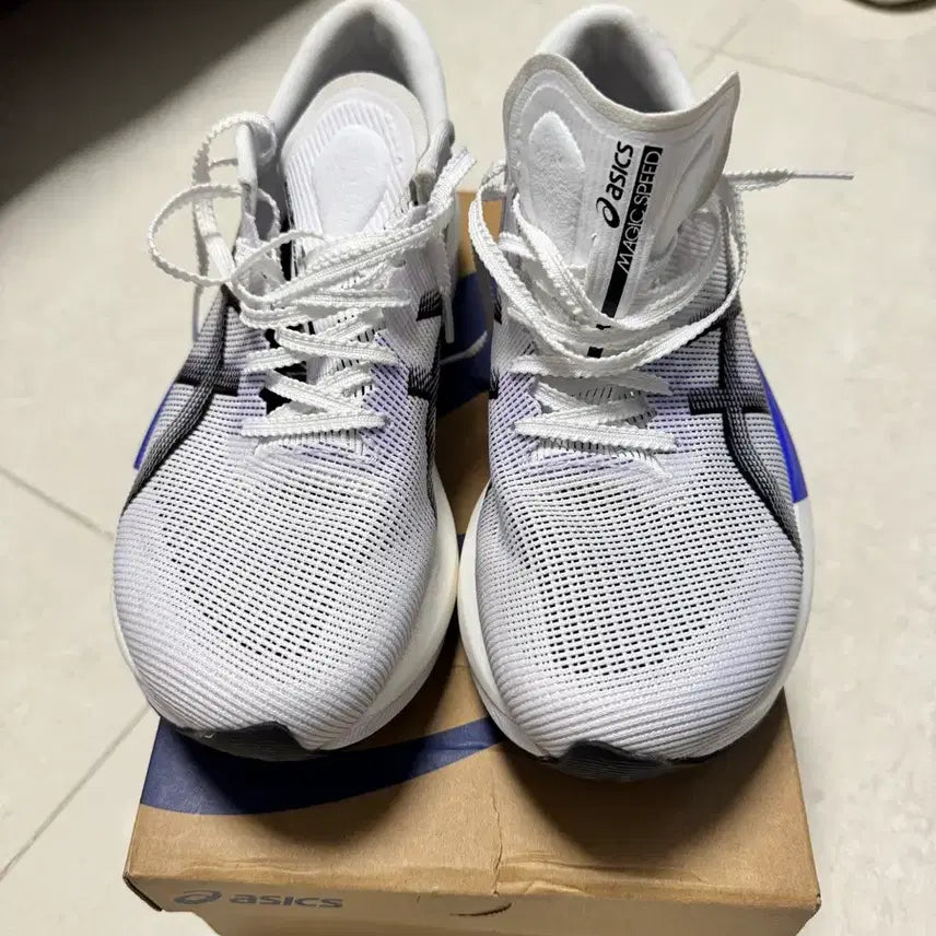 [BUNJANG] Asics Magic Speed 5 White Black Running Shoes 270mm / 아식스 매직스피드5 화이트블랙 270 팝니다