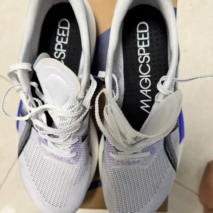 [BUNJANG] Asics Magic Speed 5 White Black Running Shoes 270mm / 아식스 매직스피드5 화이트블랙 270 팝니다