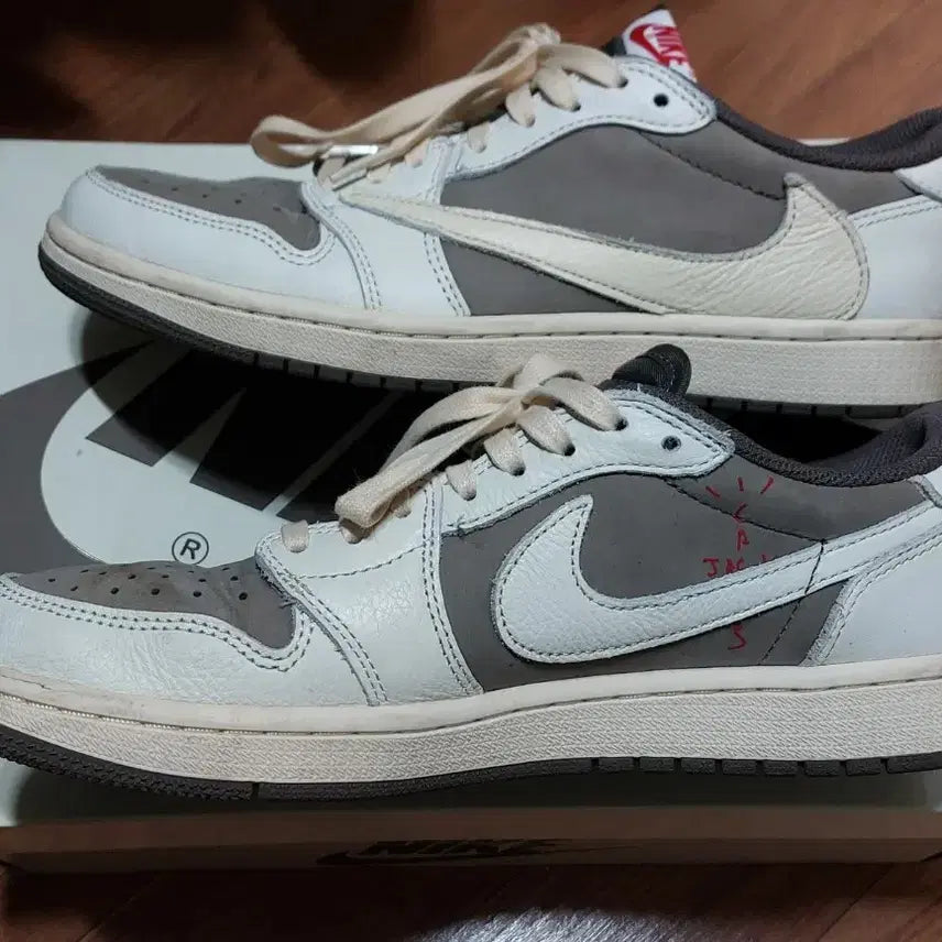 [BUNJANG] Nike Jordan 1 Low Travis Scott Reverse Moca / 265) 나이키 조던 1 로우 트래비스 스캇 리버스 모카
