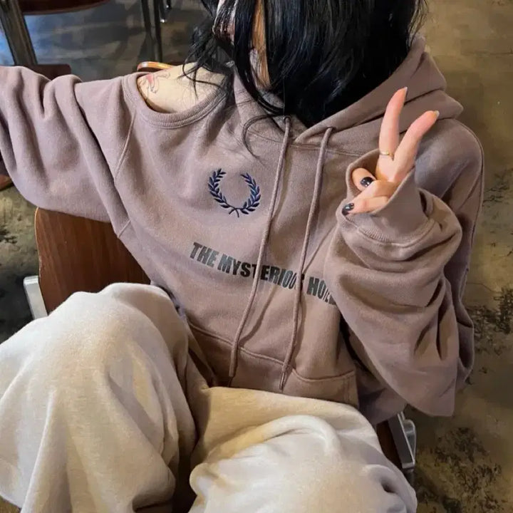[BUNJANG] The Mysterious Hotel NO.8 Varsity Hole Hoodie / [5월5일까지]더미스테리어스호텔 NO.8 VASITY HOLE HOODI
