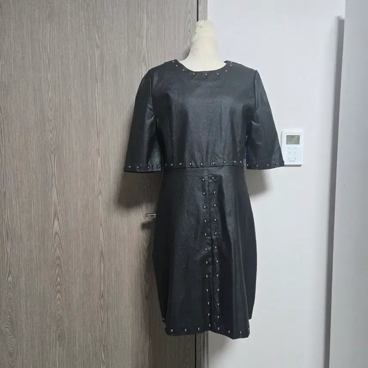 [BUNJANG] Sister Jane Black Studded Midi Dress / 시스터 제인 블랙코팅 스터드 포인트  미디 원피스
