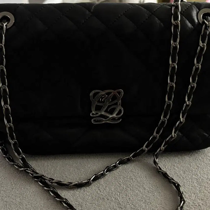 [BUNJANG] Louis Quatorze Black Quilted Chain Bag / 루이까또즈 블랙 퀼팅 체인백