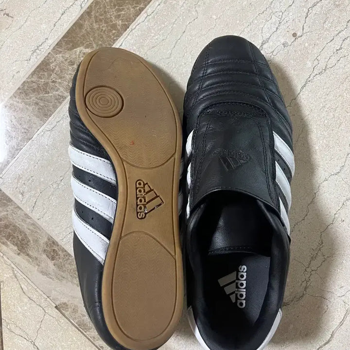 [BUNJANG] Adidas Taekwondo Shoes Black Size 255 / 아디다스 태권도화 블랙 255사이즈
