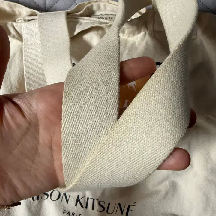 [SOLD OUT] (정품)메종키츠네 남녀공용 아이보리 에코백