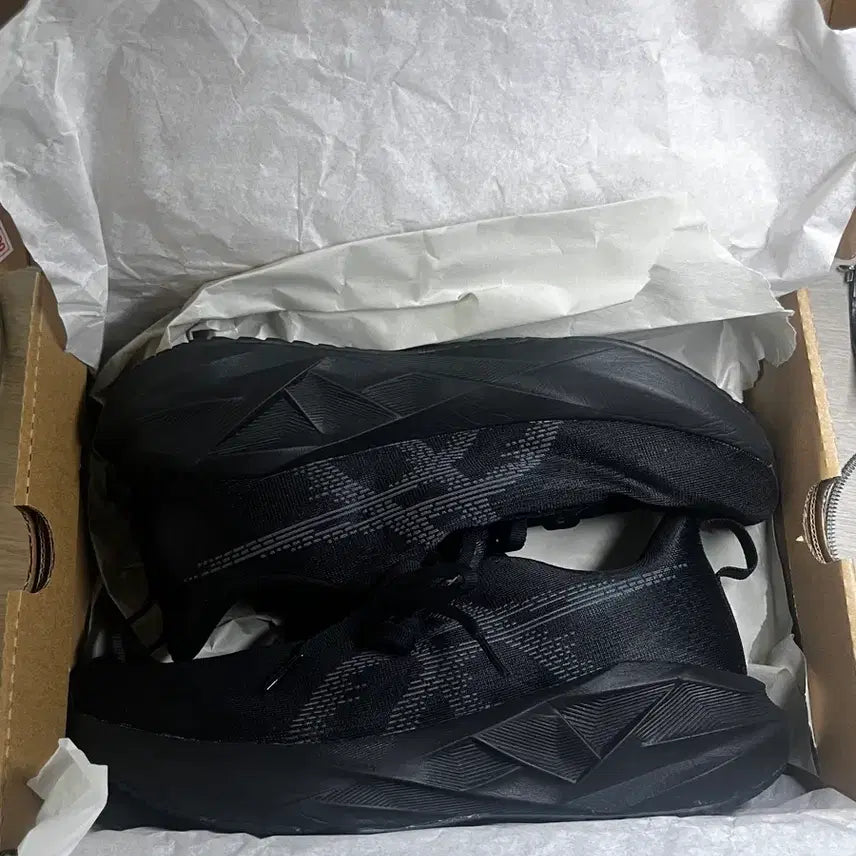 [BUNJANG] ASICS NovaBlast 5 Black 260mm Shoes / 아식스 노바블라스트 5 블랙 260 새상품