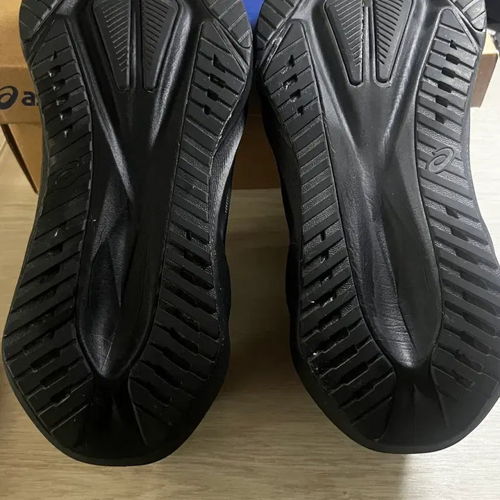 [BUNJANG] ASICS NovaBlast 5 Black 260mm Shoes / 아식스 노바블라스트 5 블랙 260 새상품