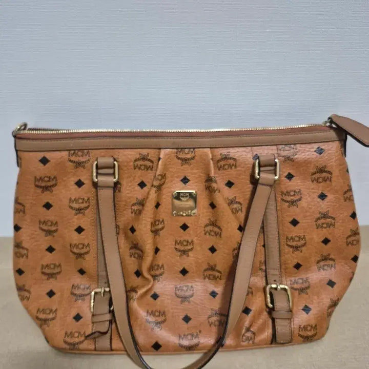 [BUNJANG] MCM Logo Print Tote Bag Brown / MCM 로고 프린트 토트백 브라운