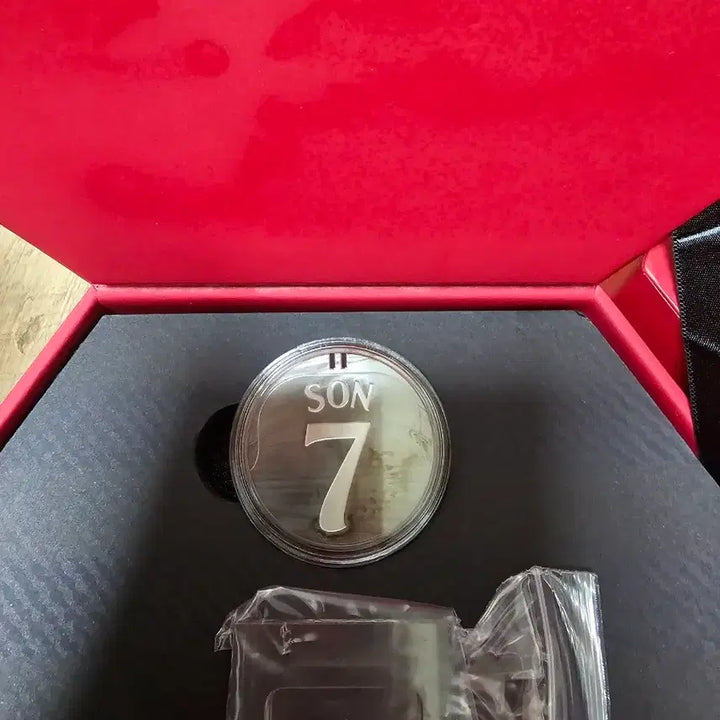 [BUNJANG] Son Heung-min SONSATIONAL Commemorative Medal Full Set / 손흥민 SONSATIONAL 기념 메달 풀세트