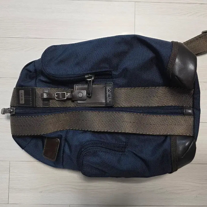 [BUNJANG] Tumi Alpha Bravo Sling Bag / TUMI 투미 알파브라보 슬링백