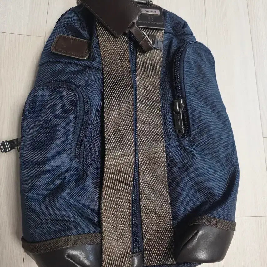 [BUNJANG] Tumi Alpha Bravo Sling Bag / TUMI 투미 알파브라보 슬링백