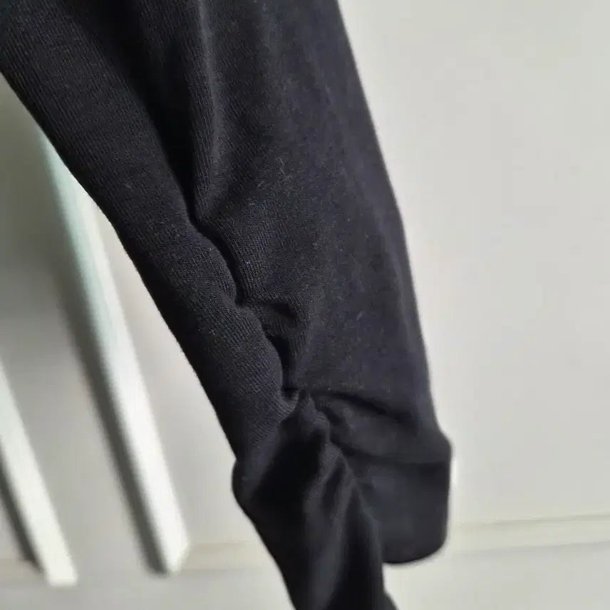 [BUNJANG] ZARA Black Square Neck Cropped T-Shirt / 블랙 스퀘어넥 크롭 티셔츠/ZARA