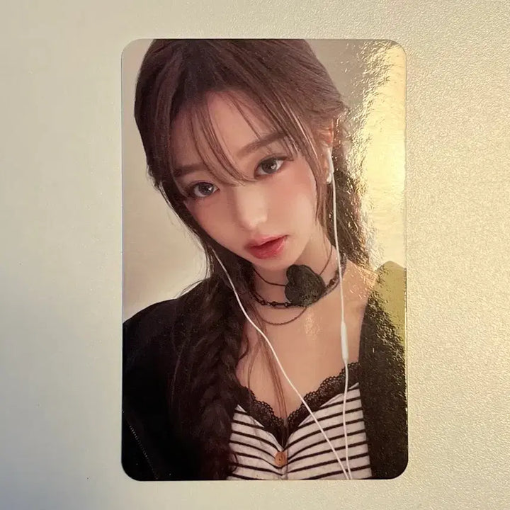 [BUNJANG] IVE Jang Wonyoung Starship Square LovEd Special Photocard / 리바이브 IVE 아이브 장원영 이어폰 스타쉽스퀘어 러브드 특전 포카
