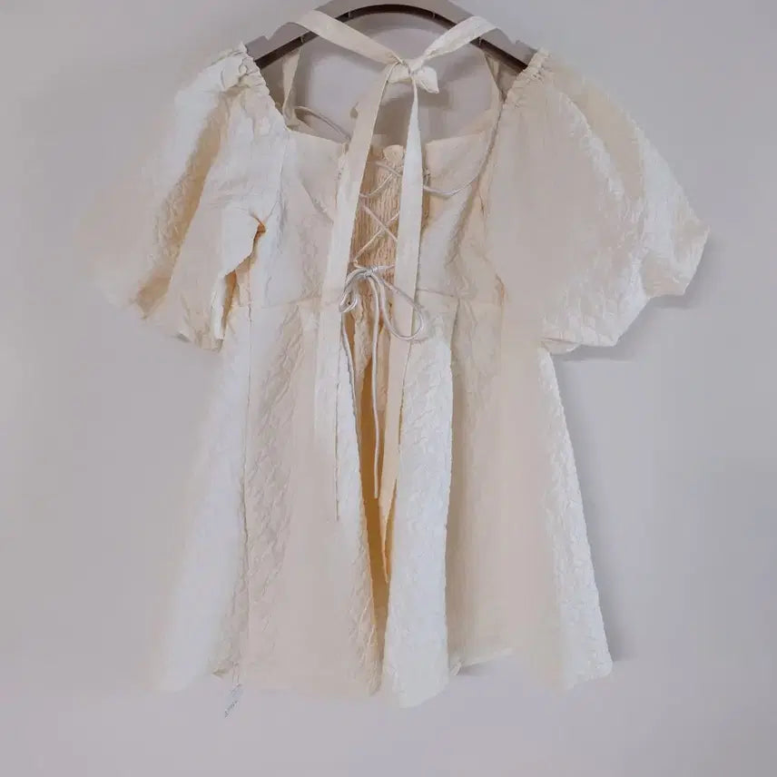 [BUNJANG] Puff Sleeve Ribbon Blouse / 퍼프 소매 리본 블라우스 (새상품)
