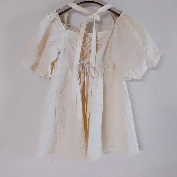 [BUNJANG] Puff Sleeve Ribbon Blouse / 퍼프 소매 리본 블라우스 (새상품)