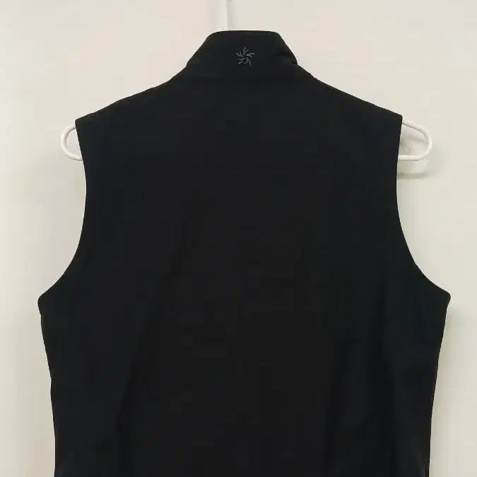 [BUNJANG] Kolon Sport Black Lightweight Vest / 코오롱스포츠 블랙 경량 조끼