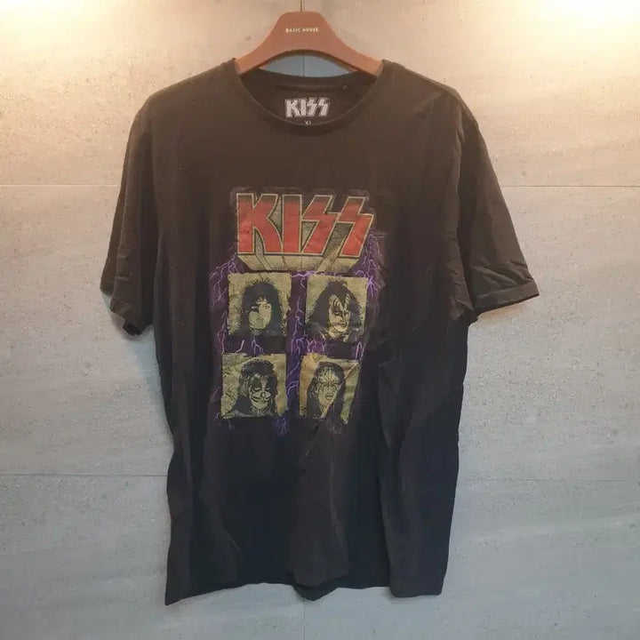 [BUNJANG] KISS Official Licensed T-Shirt / 레전더리 밴드! KISS. 오피셜굿즈. 정품 티셔츠.