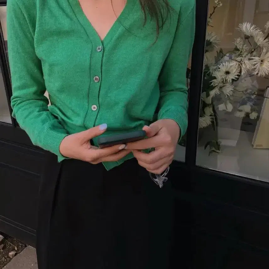 [BUNJANG] Uini Bamboo V-Neck Cardigan / 유이니 뱀부 브이넥 가디건