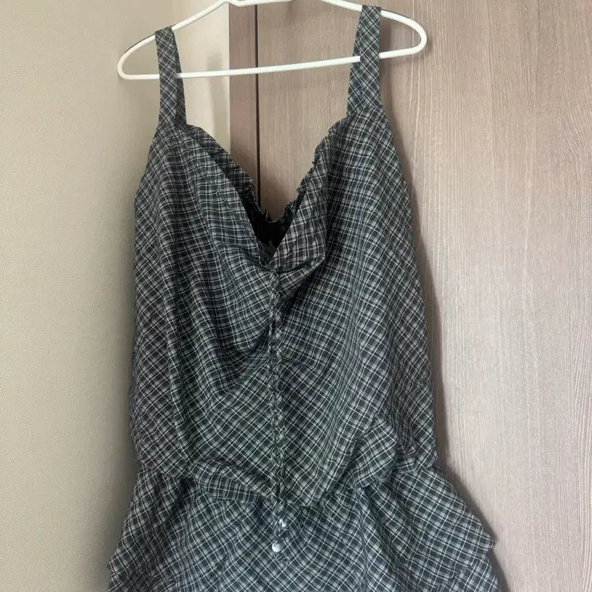 [BUNJANG] Pleated Sleeveless Top / 플리츠 나시