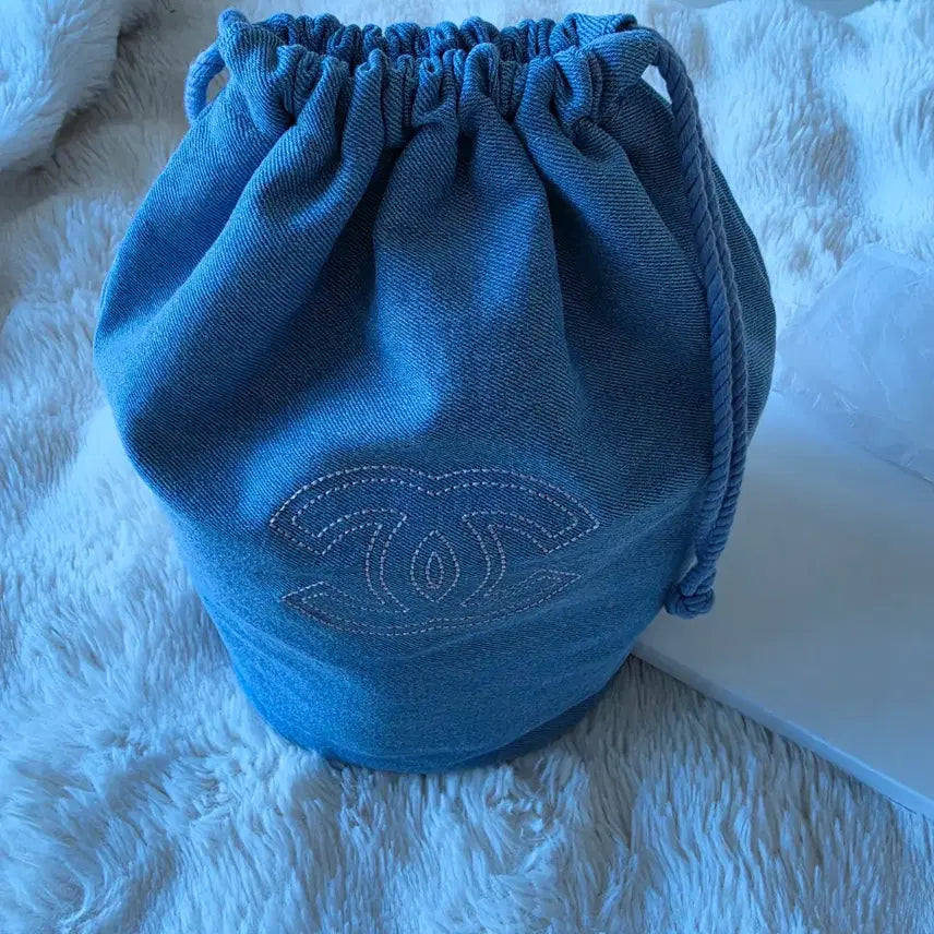 [BUNJANG] Chanel Drawstring Denim Bag with Box / 샤넬 드로스트링 데님 복조리 가방 + 박스