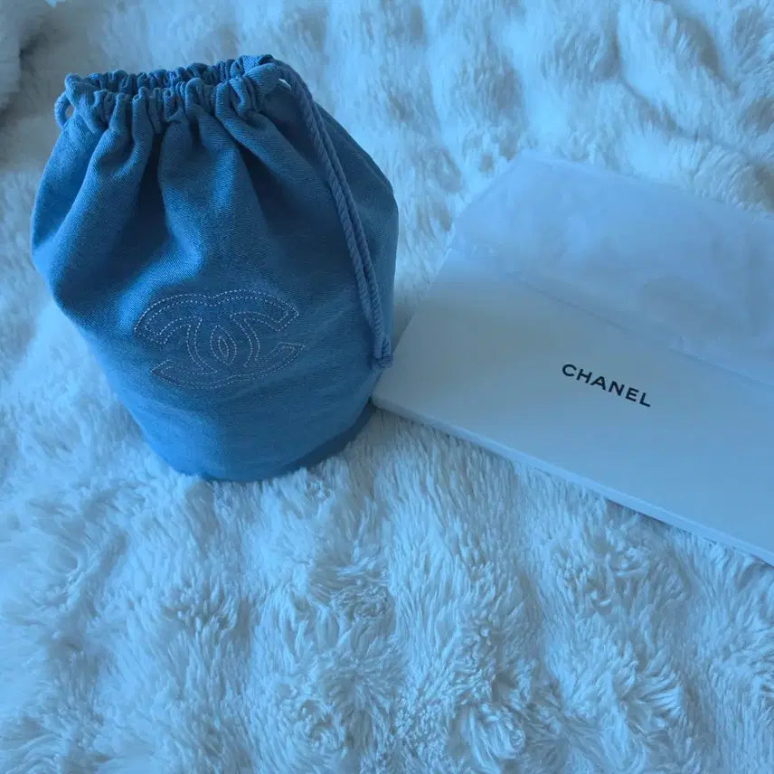 [BUNJANG] Chanel Drawstring Denim Bag with Box / 샤넬 드로스트링 데님 복조리 가방 + 박스