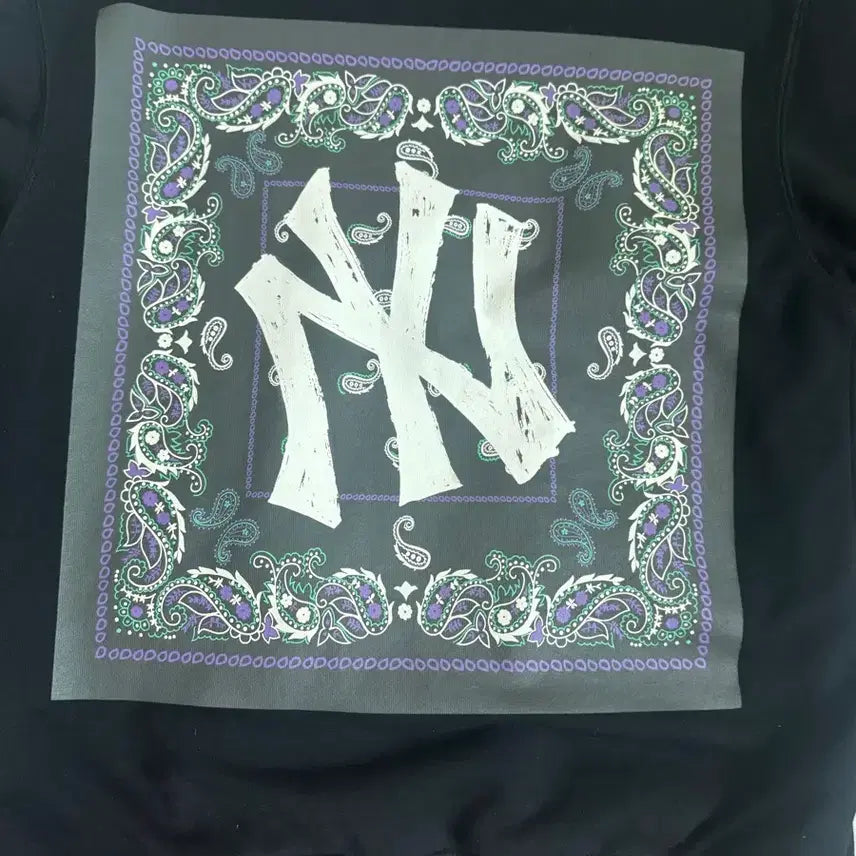 [BUNJANG] MLB New York Yankees Black Sweatshirt / MLB 뉴욕 양키스 블랙 맨투맨