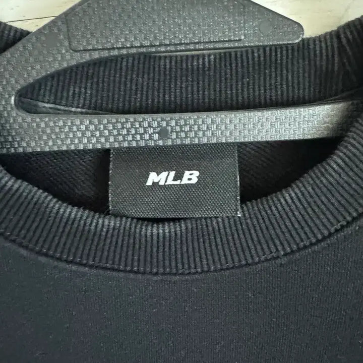 [BUNJANG] MLB New York Yankees Black Sweatshirt / MLB 뉴욕 양키스 블랙 맨투맨