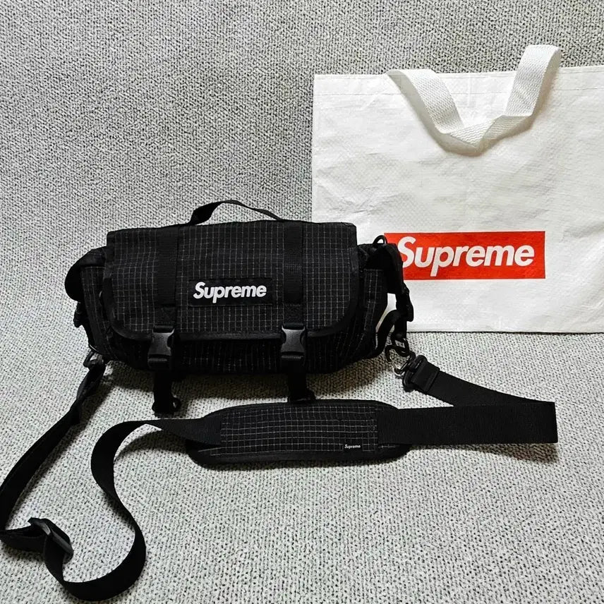 [BUNJANG] Supreme 3M Mini Duffle Bag Black / [ONE SIZE] 정품 슈프림 3M 미니 더플백 블랙
