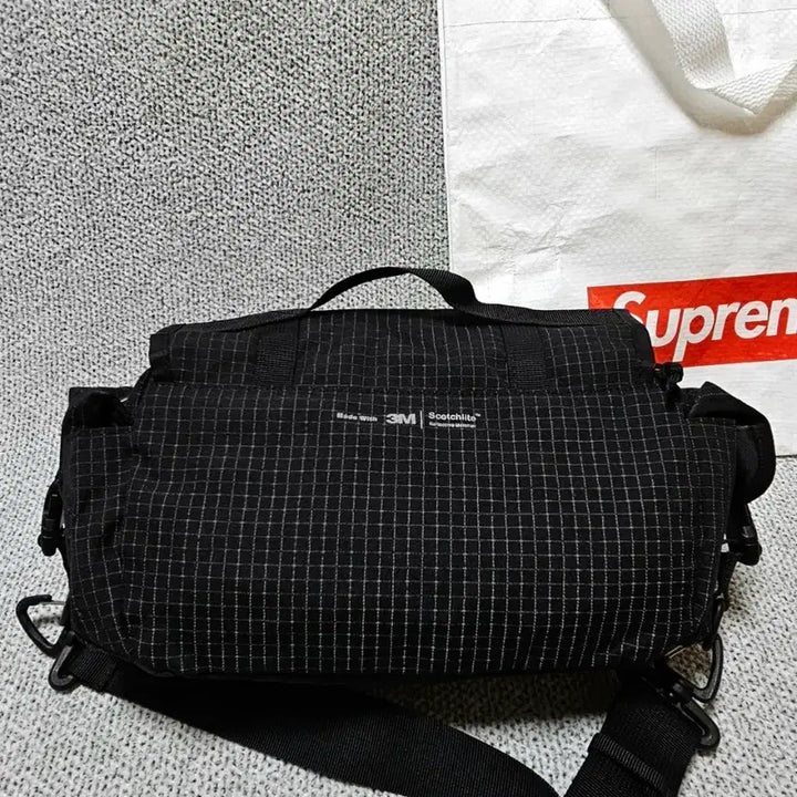 [BUNJANG] Supreme 3M Mini Duffle Bag Black / [ONE SIZE] 정품 슈프림 3M 미니 더플백 블랙