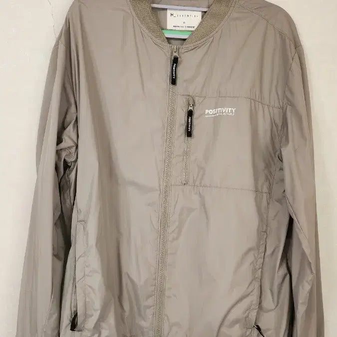 [BUNJANG] H_ESSENTIALS Beige Bomber Jacket / H_ESSENTIALS 베이지색 봄버 자켓