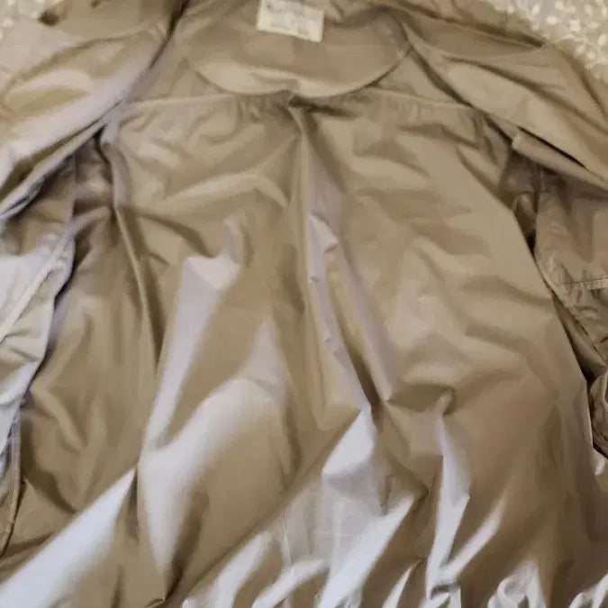 [BUNJANG] H_ESSENTIALS Beige Bomber Jacket / H_ESSENTIALS 베이지색 봄버 자켓