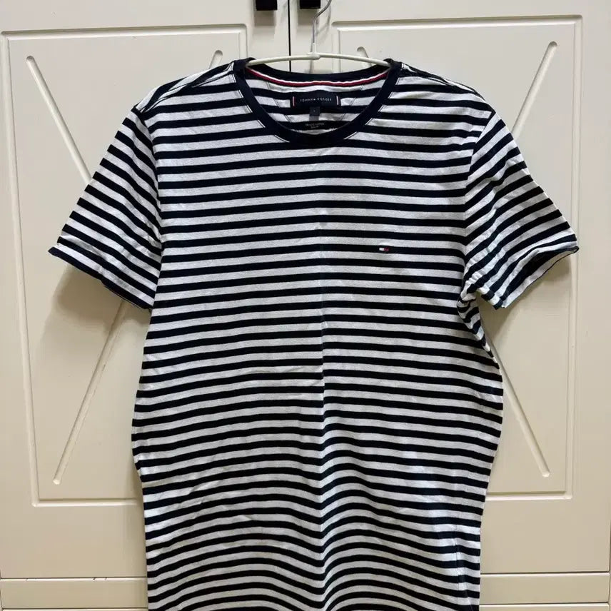 [SOLD OUT] 타미힐피거 스트라이프 슬림핏 반팔티 L