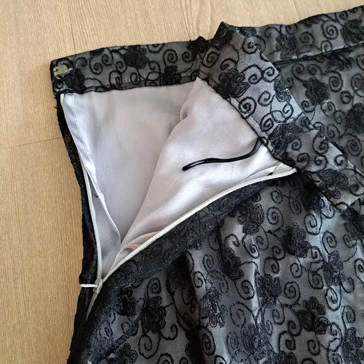 [BUNJANG] Black Flower Pattern Long Skirt / 블랙 플라워 패턴 롱 스커트사이즈 66