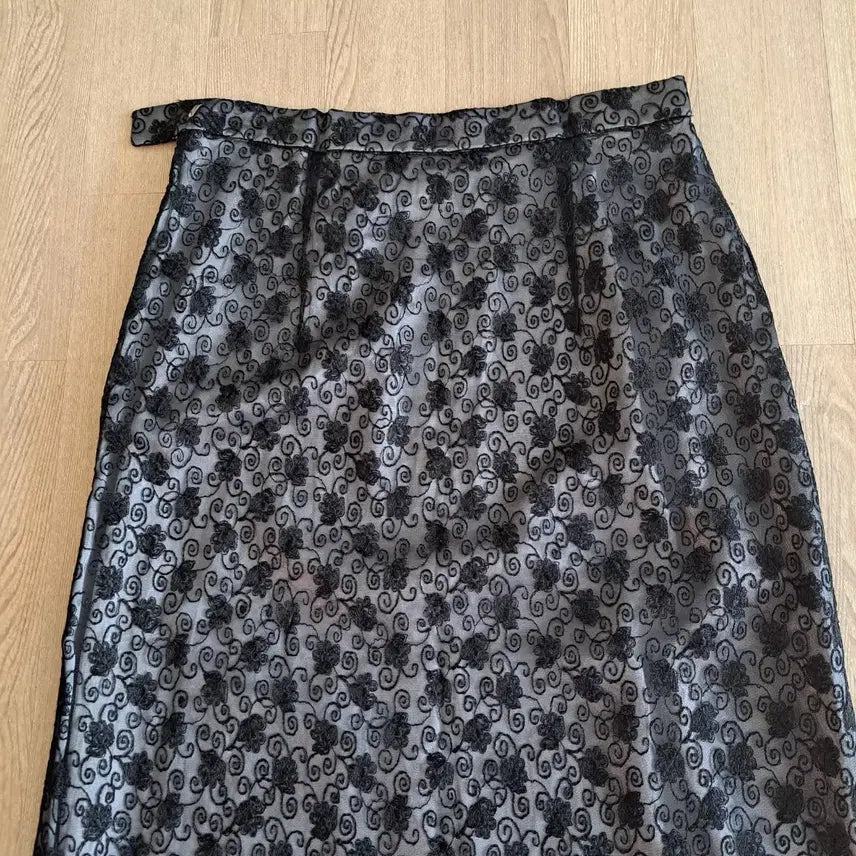 [BUNJANG] Black Flower Pattern Long Skirt / 블랙 플라워 패턴 롱 스커트사이즈 66