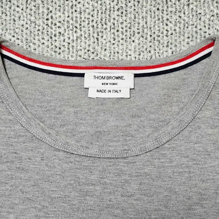 [BUNJANG] Thom Browne Tricolor Pocket T-Shirt Grey Size 2 / [2 사이즈] 정품 톰브라운 삼선 포켓 반팔 티셔츠 그레이