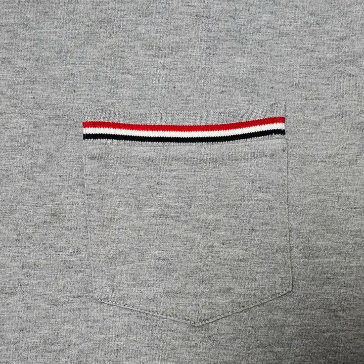 [BUNJANG] Thom Browne Tricolor Pocket T-Shirt Grey Size 2 / [2 사이즈] 정품 톰브라운 삼선 포켓 반팔 티셔츠 그레이