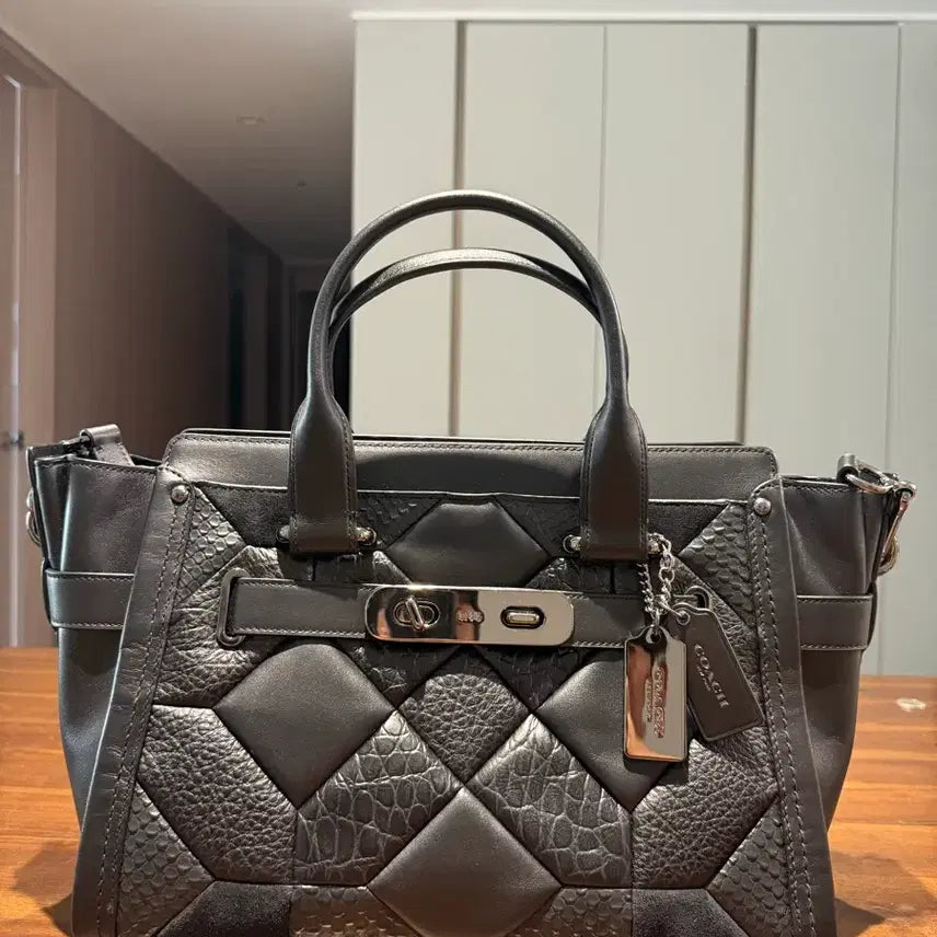 [BUNJANG] Coach Swagger 27 Canyon Quilted Embossed Black Version Tote Bag (Unused) / 코치 스웨거 27 캐니언 퀼트 엑조틱 엠보스드  블랙버전 (미사용)