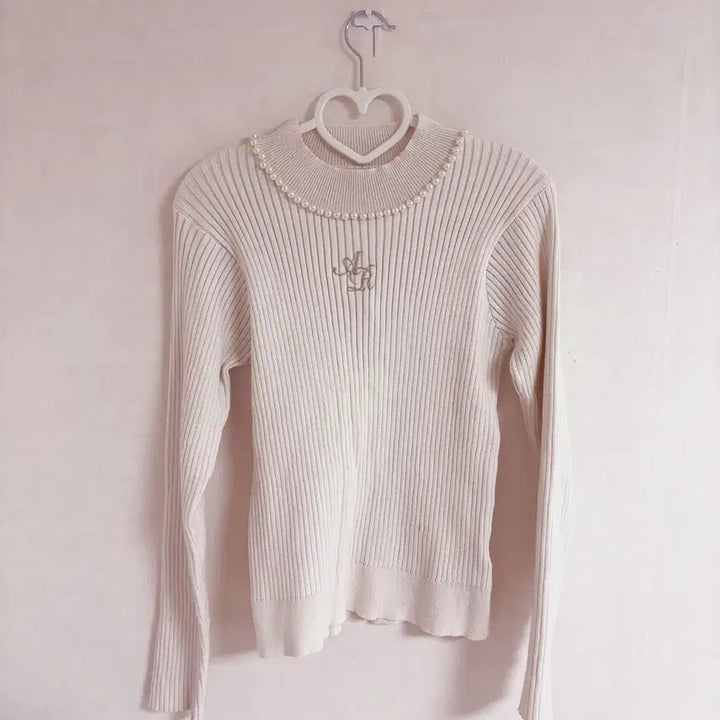 [BUNJANG] Ankruze Logo Pearl Knit Pearl Sweater / 앙크루즈 로고 진주 펄 니트 양산형 지뢰계 걸리 미셸마카롱