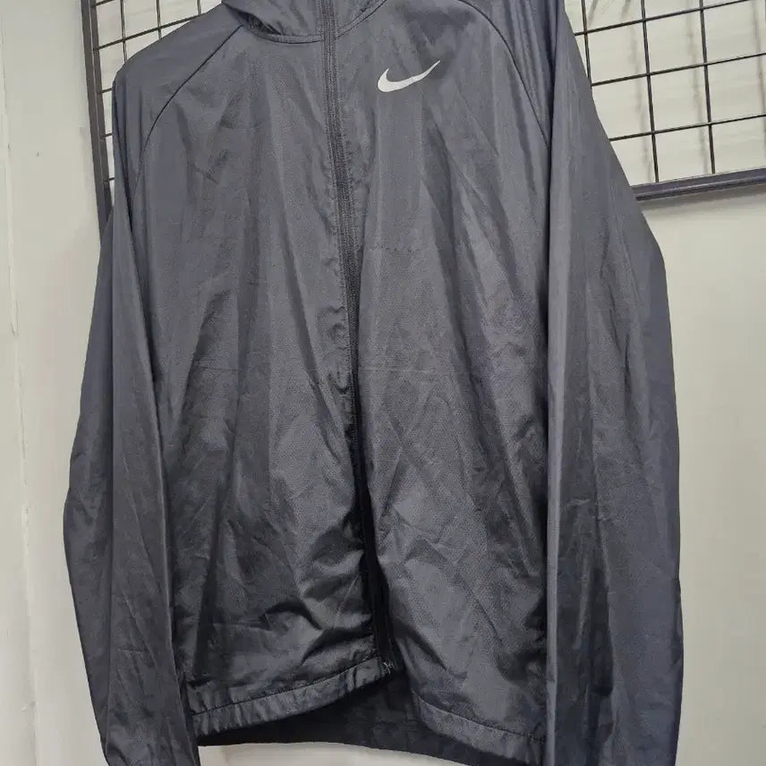 [BUNJANG] Nike Essential Hooded Windbreaker Jacket XXL / 110XXL 나이키 에센셜 후드 바람막이 자켓.