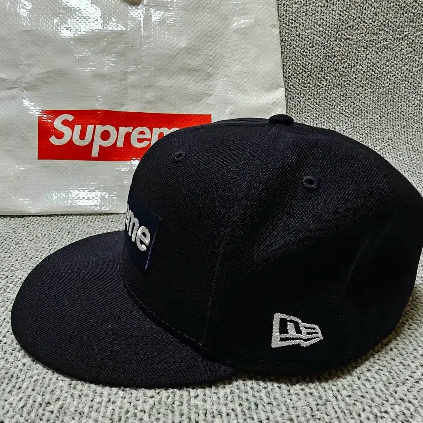 [BUNJANG] Supreme x New Era Box Logo New York Yankees Fitted Hat 7 1/2 / [7 1/2 사이즈] 슈프림 x 뉴에라 박스로고 뉴욕양키스 모자