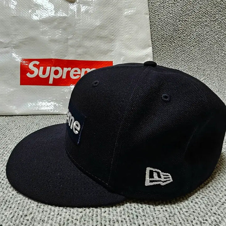 [BUNJANG] Supreme x New Era Box Logo New York Yankees Fitted Hat 7 1/2 / [7 1/2 사이즈] 슈프림 x 뉴에라 박스로고 뉴욕양키스 모자