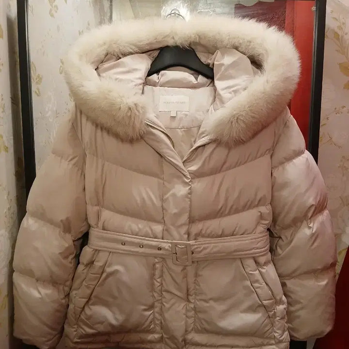 [BUNJANG] Plastic Island Hooded Short Padding with Fox Fur Trim (Ivory, S) / 7/26 플라스틱아일랜드 후드 여우털 숏패딩 아이보리 S