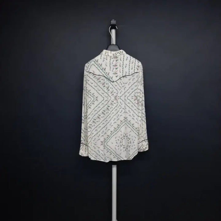 [BUNJANG] Thursday Island Rayon Long Sleeve Blouse Beige Floral Pattern / 새 써스데이아일랜드 춘하추 레이온 긴팔블라우스 55.44